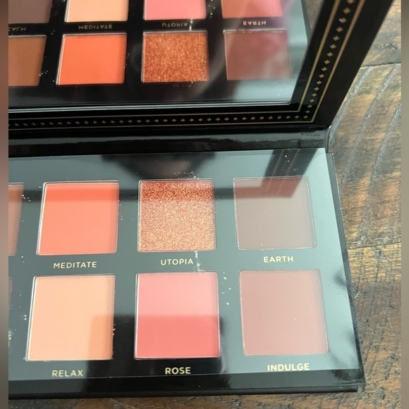 NIB - Ace Beauté Serenity Eyeshadow Palette - Picture 7 of 9